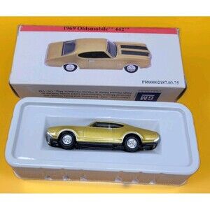 GM 2001 Diecast 1969 Oldsmobile 442 Readers Digest High Speed 1:64 Die Cast Car